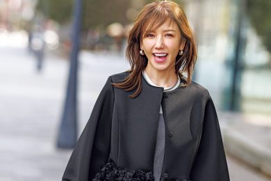忘年会もママ友ランチも！年末に40代が「可愛く華やげる」アイテムって？