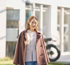 オシャレ40代が必ず持っている【ファージレ・ボアベスト】華やぎ方は？＜読者スナップ5選＞