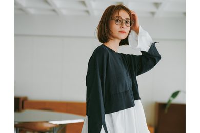 【1万円以下も】1枚でサマになる『華やぎニット』でデニムがきちんと見え〈5選〉