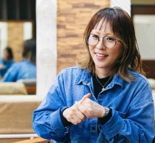 15人の大家族【うるしやま家】保育園料は月々22万円、寝る時間もなく働き詰めに「子どものためなら何でもできた」