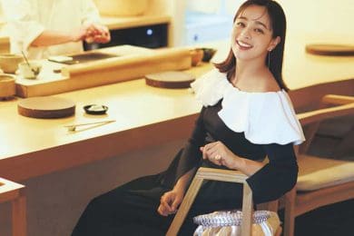 加藤ローサさんが「特別な日に訪れる場所。そんなシーンに「着たい服」とは？