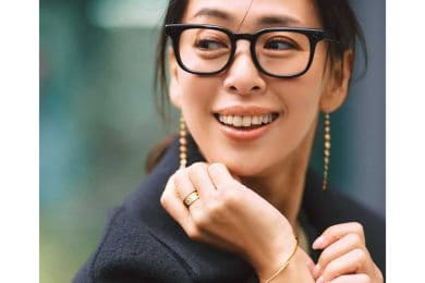 2026年【コミュ運が上がる】カラーは黒・ゴールド！仕事が円滑にまわる「開運コーデ」は？