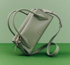 新年に新調したい!【クリスチャン ルブタン】おしゃれに差がつく新作バッグ&シューズ