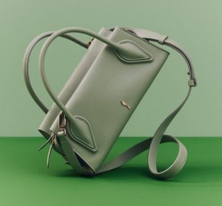 新年に新調したい！【クリスチャン ルブタン】おしゃれに差がつく新作バッグ＆シューズ