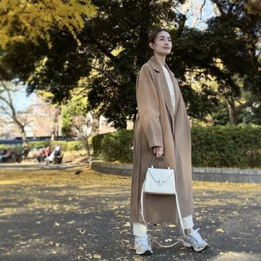 まだ今年は軽いコートで快適に【モデル私服コーデ】