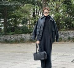 素材違いで楽しむ「ほぼ黒」のレイヤード【モデル私服コーデ】