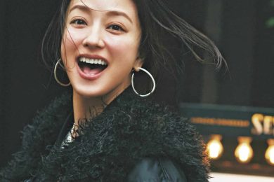 冬コーデがあか抜ける！「フープピアス」40代の選び方・合わせ方