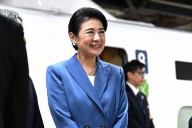 雅子さま【祝・62歳】ブルーに宿る品格。2025年の装いを読み解く