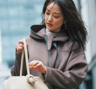 信頼感を纏える【キレイめガウンコート】でお仕事コーデにも自信