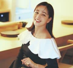 顔周り華やぐ【上品肌見せトップス】でご褒美お寿司をスペシャルに