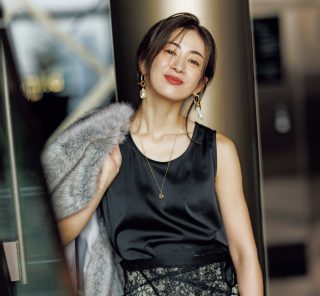 クリスマスイブは【黒レーススカート】の重ねワザでパンツStyleも一気に艶めく