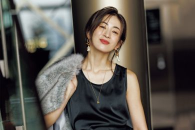 クリスマスイブは【黒レーススカート】の重ねワザでパンツStyleも一気に艶めく