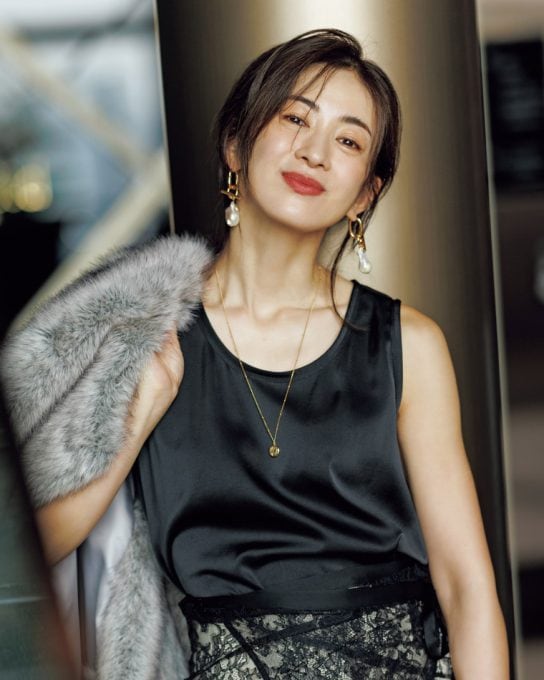 クリスマスイブは【黒レーススカート】の重ねワザでパンツStyleも一気に艶めく