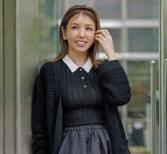 リボンがポイント！レディな【甘黒コーデ】で家族とクリスマス