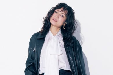 仕事納めはワンツーでもサマになる【タイブラウス×ワイドパンツ】で！