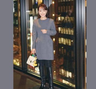 ランチ女子会にも！40代STORYライターの【上品グレーコーデ】〈6選〉