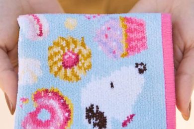 フェイラー、近沢レースetc.40代オシャレ読者の【最新ハンカチ】教えて！＜スナップ10選＞