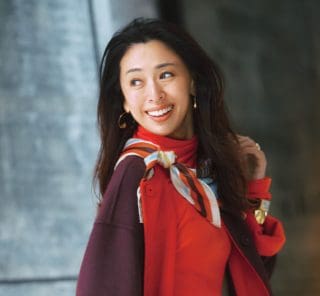 【2026年開運ファッション】新年会は鮮やかカラーを品よく取り入れて