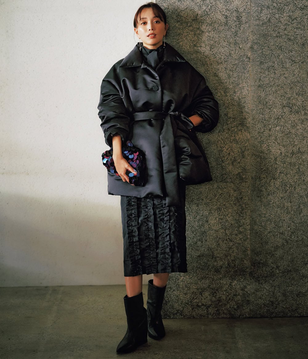 蛯原友里　夫婦デート　黒コーデ