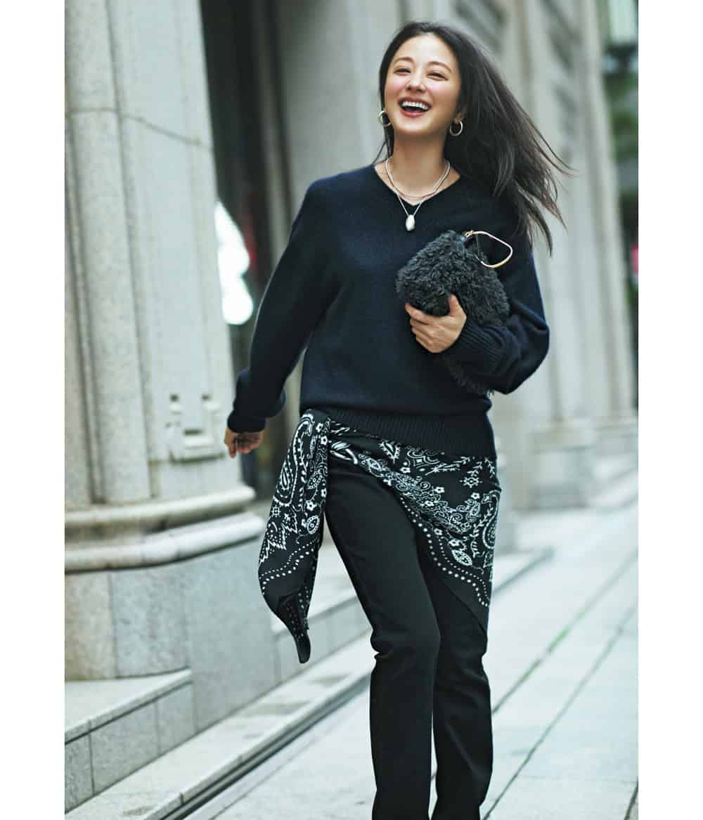 中越典子　黒コーデ