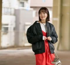 冬コーデが見違える！40代の【トレンドアイテム】で黒ダウンが垢抜ける〈4選〉