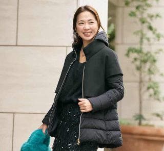 冬のマンネリを脱する40代の【今どきパンツ】とは？「黒ダウンコーデ」が垢抜ける〈4選〉
