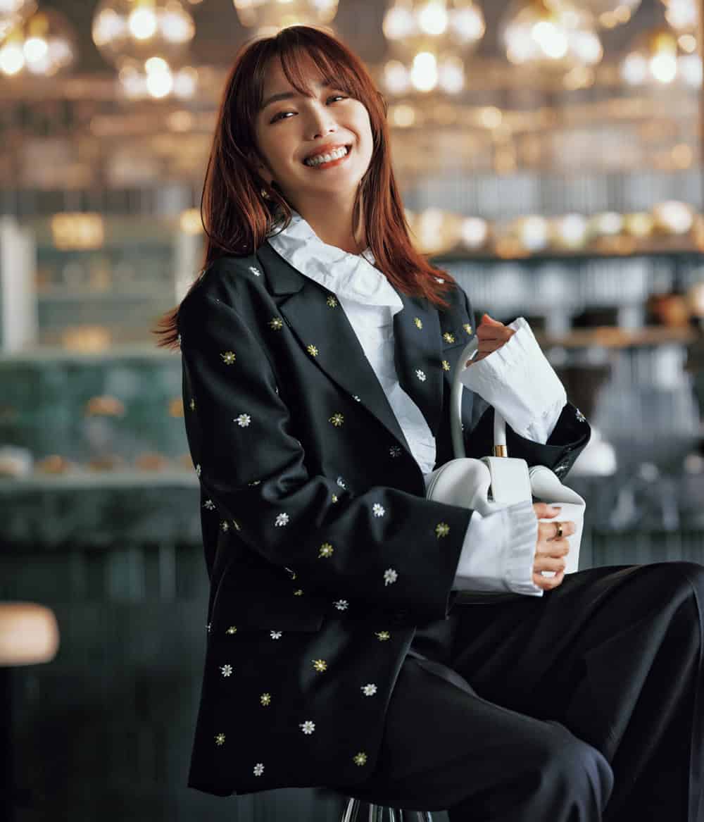 蛯原友里, 黒コーデ