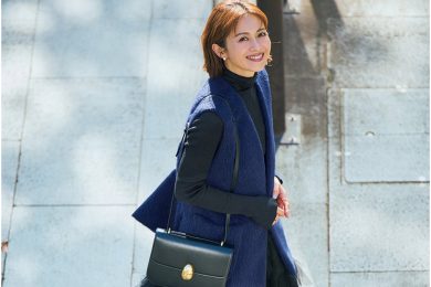 「黒好き」40代のマンネリ回避には【ネイビー】が効く！旬コーデ3選