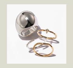 【2万円台〜】地味見え黒コーデもあか抜ける。40代の「普段使いジュエリー」８選