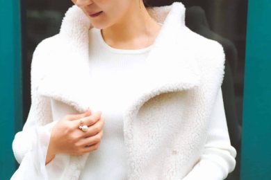 男性陣のリアルな声あり！ プロが考える「40代の婚活コーデ」 ～6歳年下のワンコ系営業マンとビストロデート編～