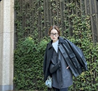 ニットワンピースをロングカーディガンとして着るアイディア【モデル私服コーデ】