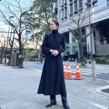 ワンピースをニットとブーツでクールにカジュアルダウン【モデル私服コーデ】