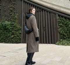 【モデル私服コーデ】寒暖差で難しい季節は、ナイロンパーカーを仕込んで温度調整しやすく