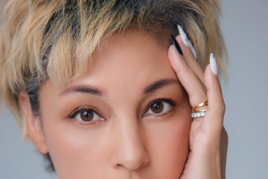 梅宮アンナさん、蛍光色のマスクや服で通院「引かれるけど病院の中も自分の気持ちも明るくしたくて」