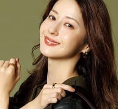 松本若菜さん41歳、「女優を辞めなかった自分を褒めたい!」メンタルケアは“ショッピングセラピー”で