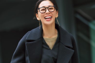 【2026年開運ファッション】仕事始めは黒コーデにゴールドを効かせてきりりと！