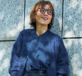 【Allネイビーコーデ】は素材感でリズムをつけて地味見え回避