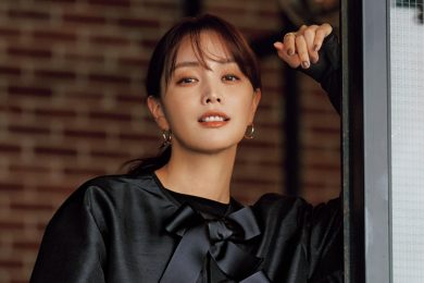 甘ゴコロを満たす【リボンブラウス】はデニム×黒コーデで大人に着地