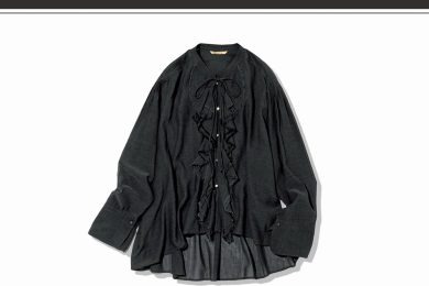 冬の「黒コーデ」に飽きてきた40代に。上品に華やぐ「大人フリル」投入が大正解！