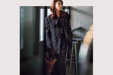 上下黒でも華やぐコツは？【40代の黒パンツ】正解コーデ3選