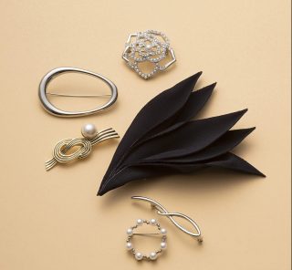 周りと差がつく「今どき卒入小物」って？40代のセレモニー服に〈19選〉