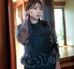 40代の“二の腕悩み”は「洒落感トップス」で華やかに解決。野呂佳代さんの正解コーデ２選