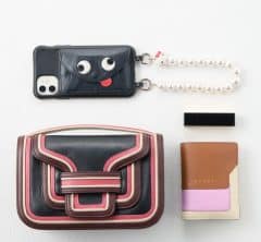 2個持ちになっても「ミニバッグ」持ちたい派！入れるものはどう分けてる？【STORYスタッフ抜き打ちスナップ】