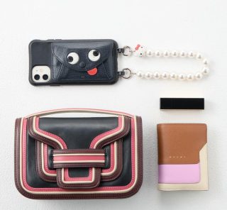 2個持ちになっても「ミニバッグ」持ちたい派！入れるものはどう分けてる？【STORYスタッフ抜き打ちスナップ】