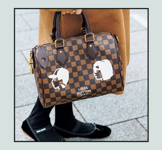 【ダミエのスピーディも】今、オシャレ40代に“柄”ハイブラバッグが人気再燃〈SNAP〉