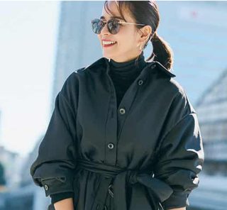 黒アウターも一気に春めく！「白ティアードスカート」で簡単＆上品に脱・真冬