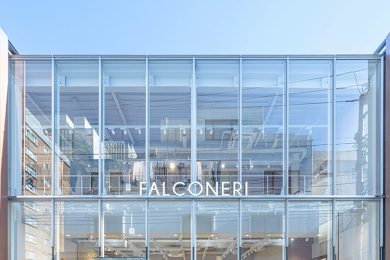 タイムレスで上質なカシミヤ素材がそろうファルコネーリの新店舗が青山にオープン！