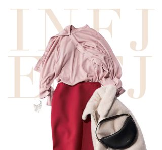 【MBTI×ファッション】外交官タイプの40代に似合う！“好感度アップ”なカラーコーデ2選