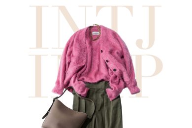 【MBTI×ファッション】分析家タイプの40代に似合う！“失敗知らず”なカラーコーデ2選