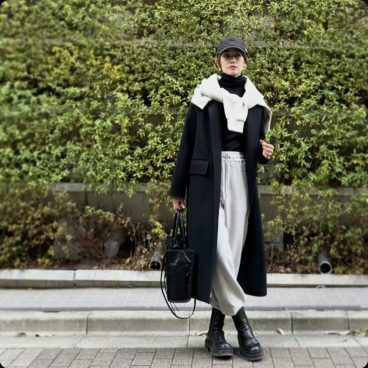 ストールがわりの〈スウェット巻き〉で毎日コーデを更新【モデル私服コーデ】